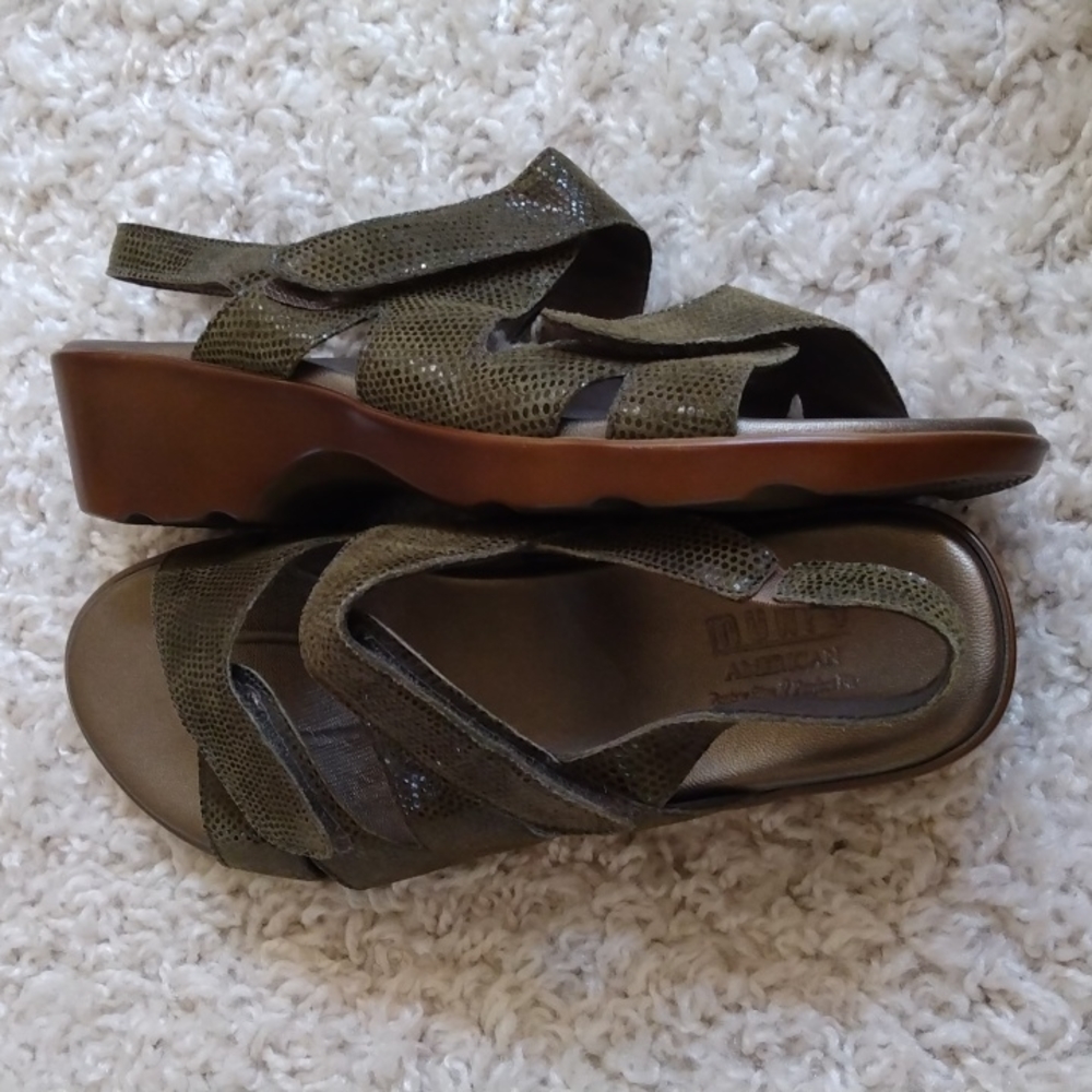 Munro Sandals - image 6